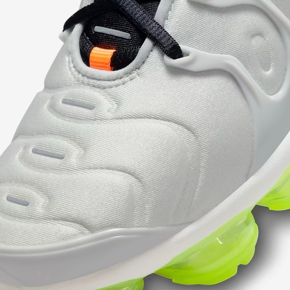 Nike Womens Air VaporMax Plus DQ4695-001 size 8 athletic sports gym running - Picture 8 of 15